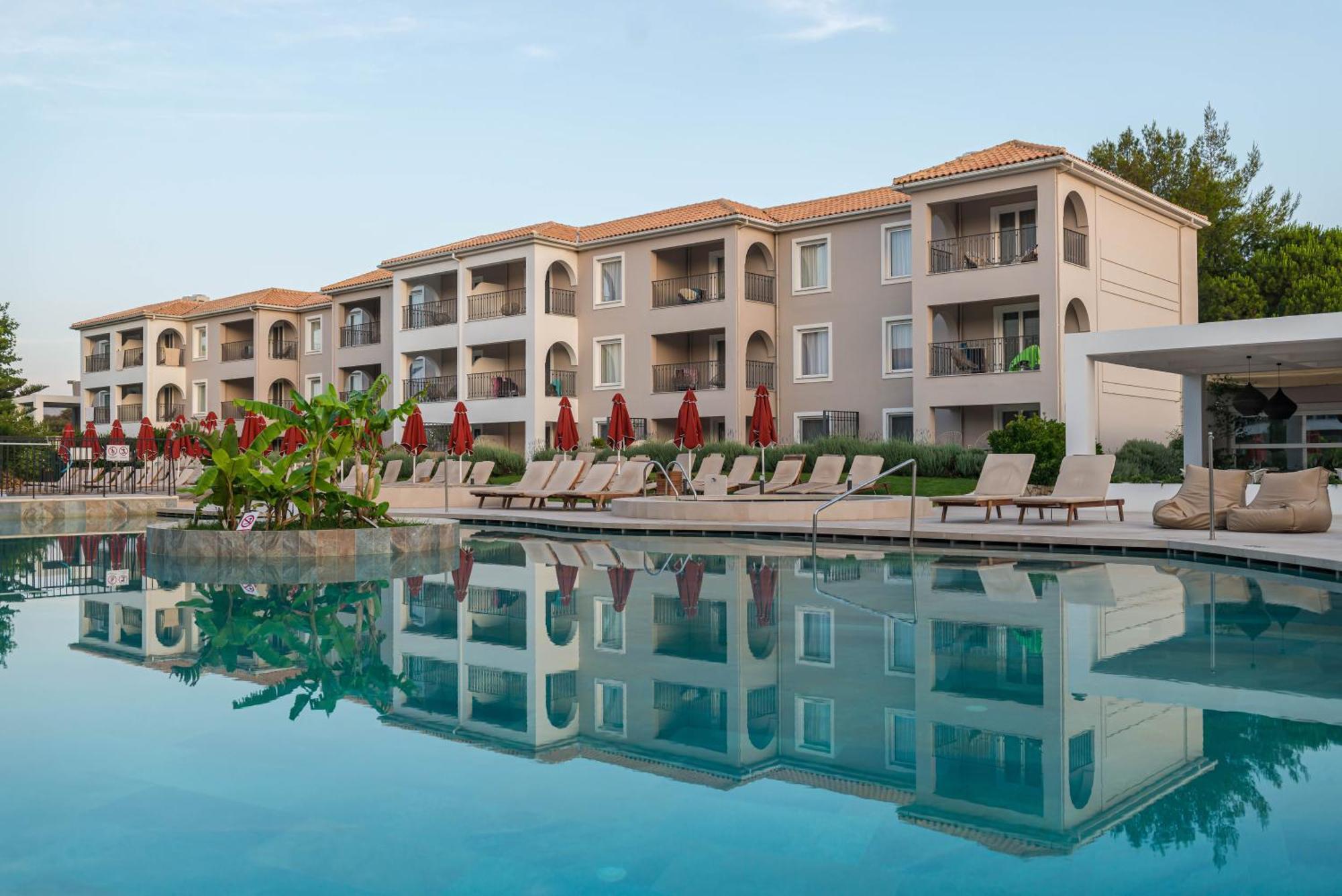 Bitzaro Grande Hotel&Suites Kalamákion Exterior foto